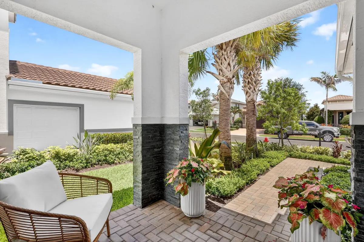 7-web-or-mls-7R7A6761 at 329 SE Fascino Circle, Port St. Lucie