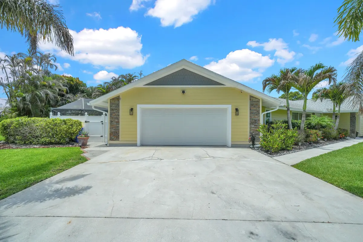 . at 7986 SE Trenton Avenue, Hobe Sound