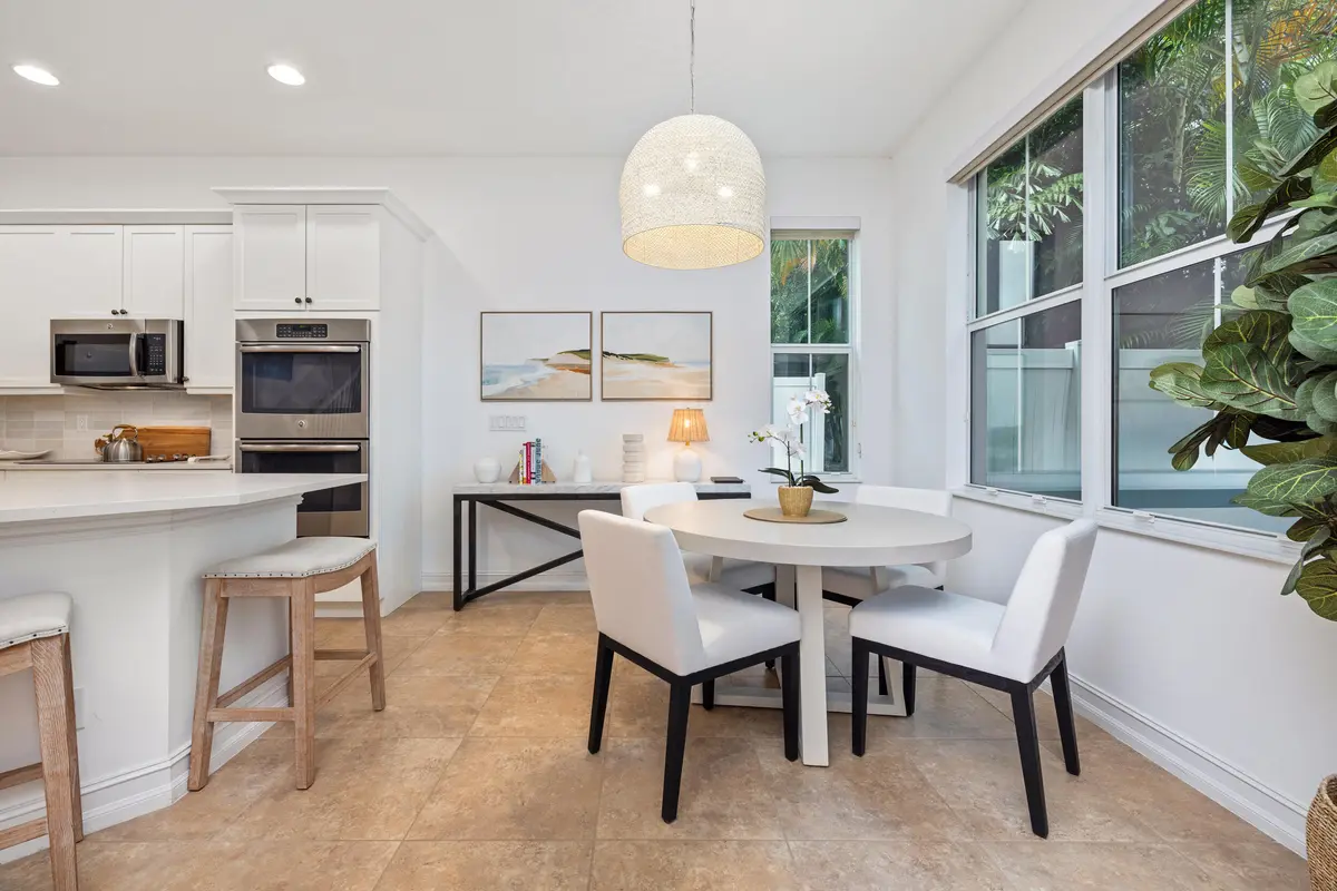 Dining at 1891 Juno Landing Lane, North Palm Beach