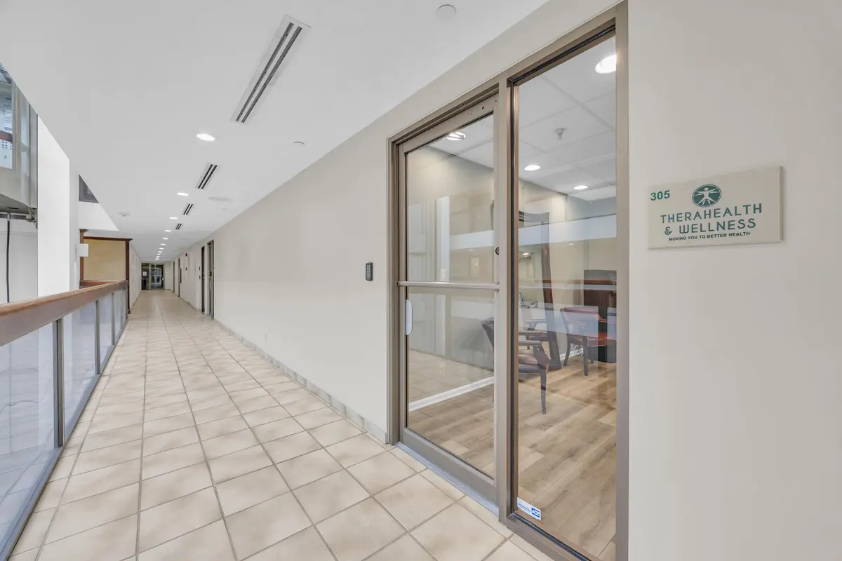 Hallway/Entry at 631 Us-1, North Palm Beach