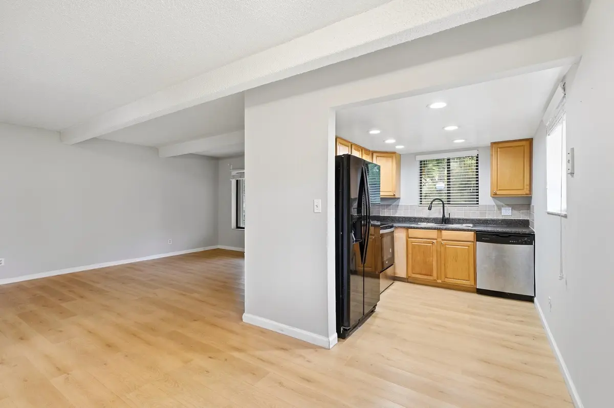 11_dining area at 1145 S Flagler Avenue 501, Pompano Beach