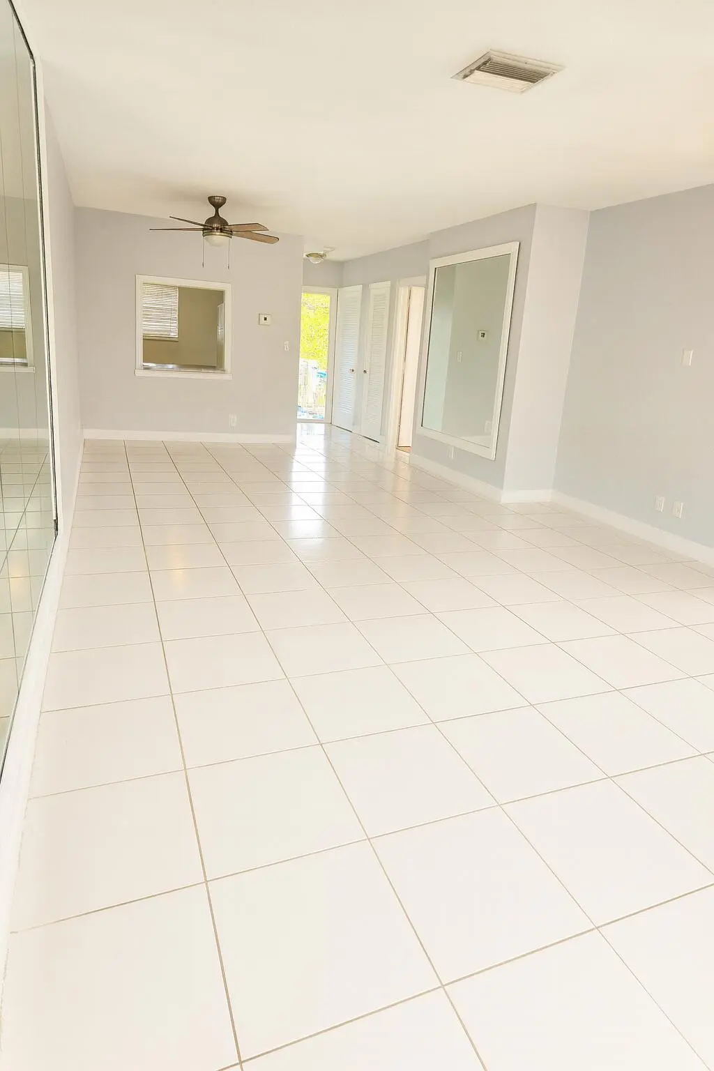 LivingRoom 2 Chat at 1001 SE 3rd Street 3, Deerfield Beach