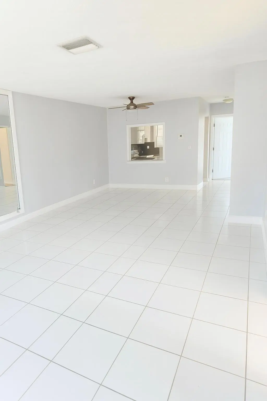 LivingRoom 3 at 1001 SE 3rd Street 3, Deerfield Beach