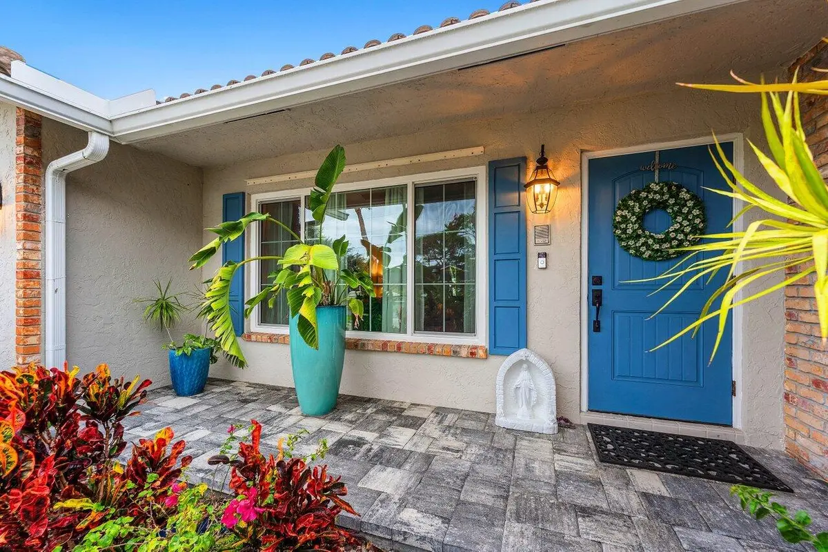 Front patio at 2527 SW 12th Street, Boynton Beach