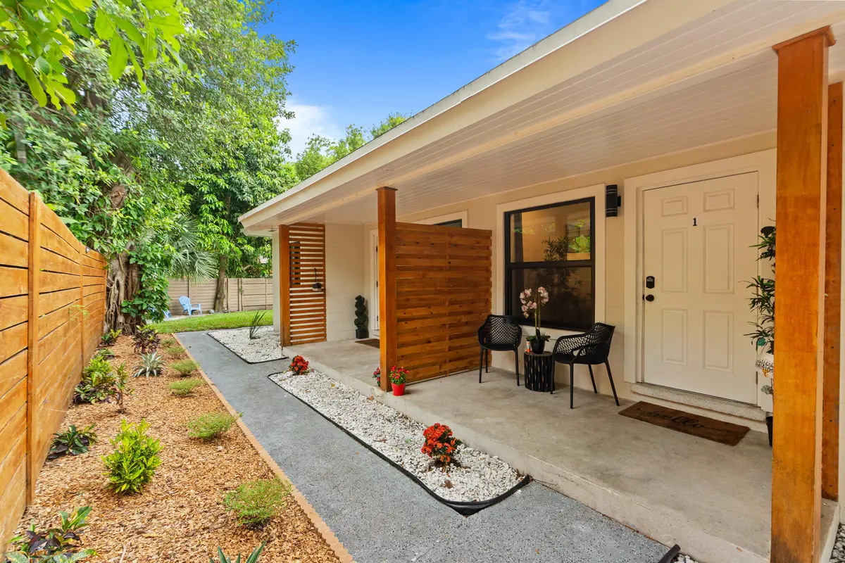 DSC01356-2 at 210 SW 11th Street 1-2, Fort Lauderdale