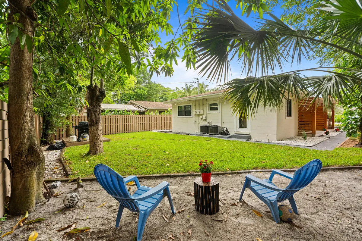 DSC01380-2 at 210 SW 11th Street 1-2, Fort Lauderdale