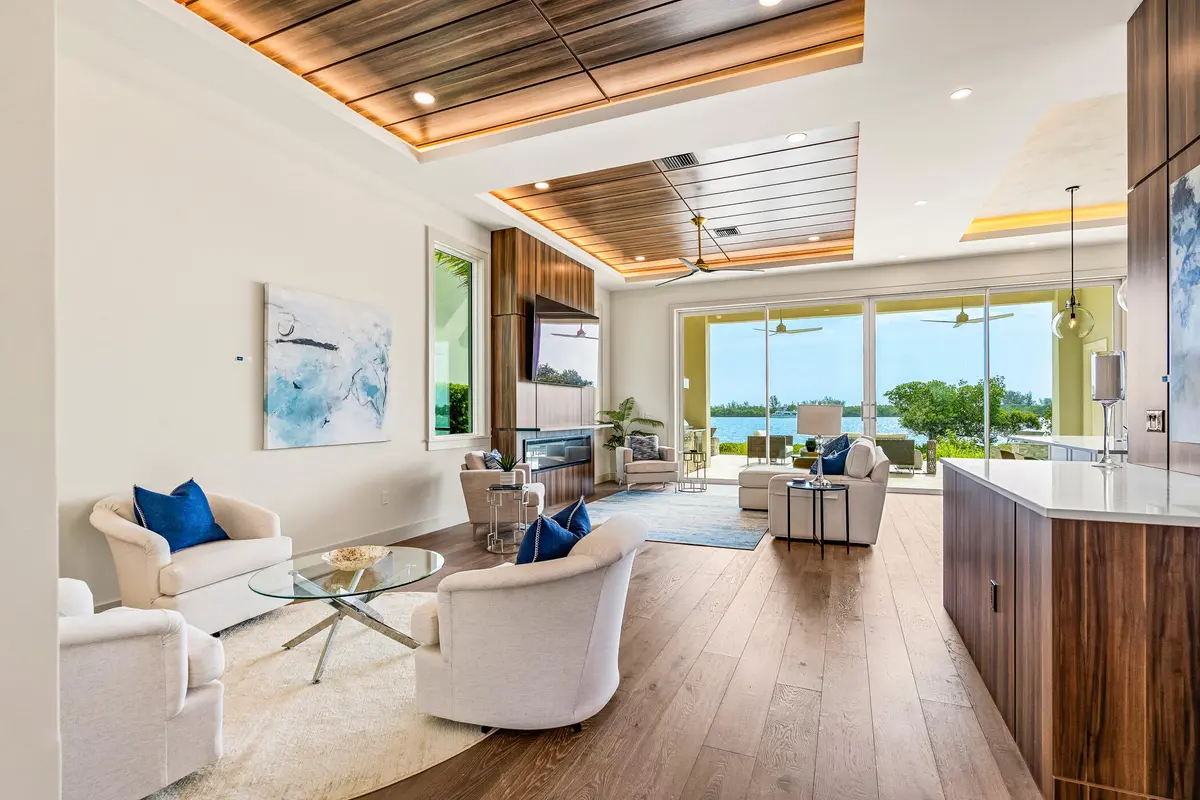 Dining to water at 4842 S Harbor Drive, Vero Beach