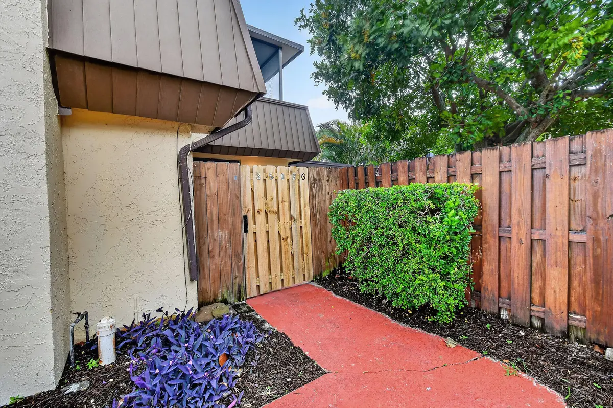3502GardensEDrUnitB(3) at 3502 Gardens E Drive B, Palm Beach Gardens