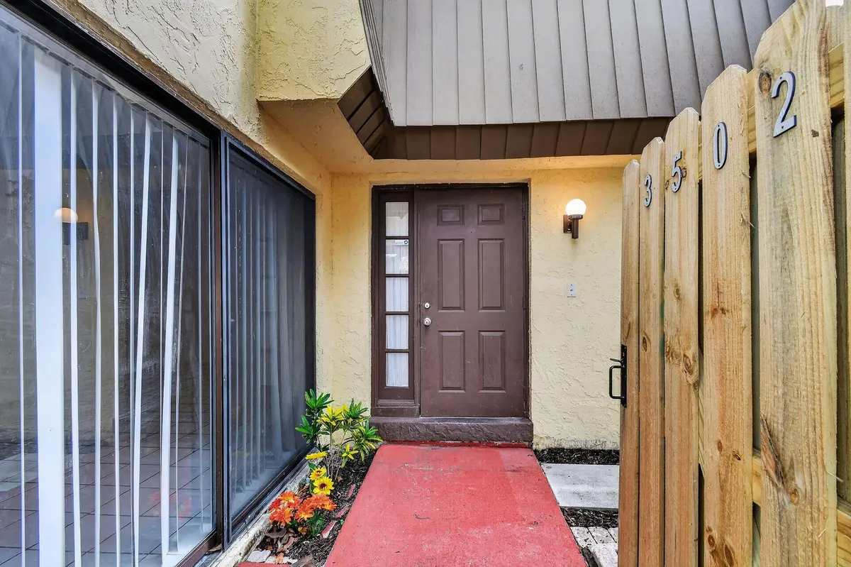3502GardensEDrUnitB(4) at 3502 Gardens E Drive B, Palm Beach Gardens