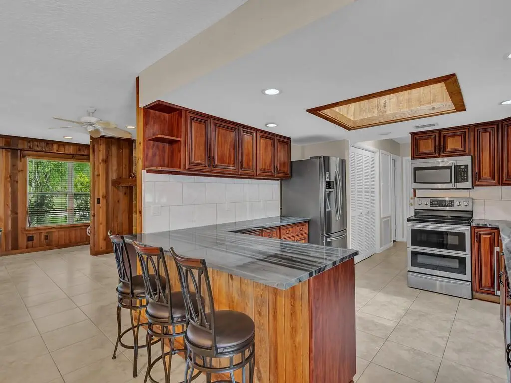 725 SW 4th AV KITCHEN VIEW RENTAL at 725 4th Avenue, Vero Beach