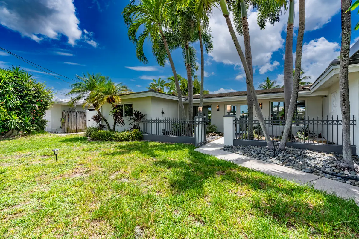 iPixx_00_3-2 at 851 SE 5th Avenue, Pompano Beach