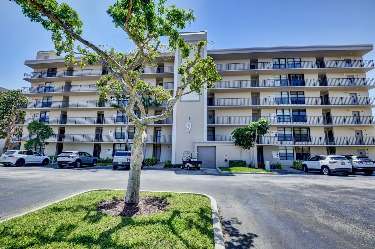 Building 9 at 9 Royal Palm Way 403, Boca Raton