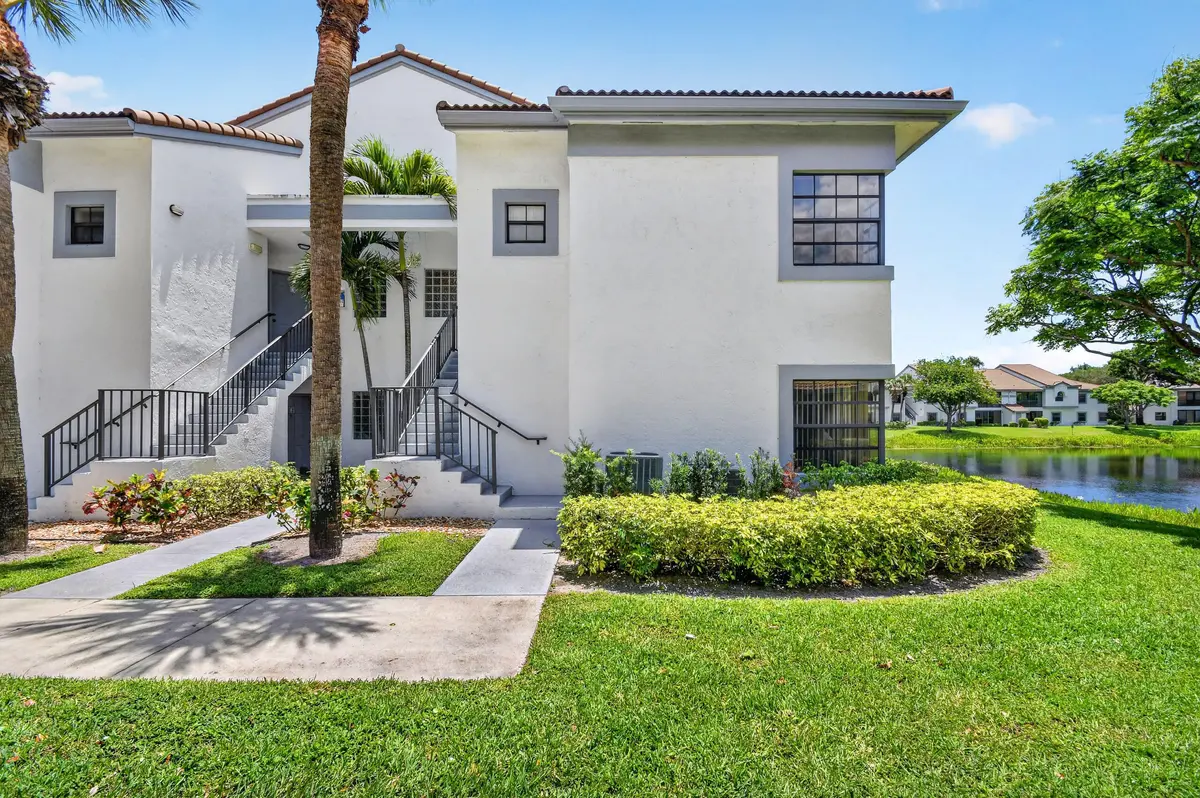 5394 FIRENZE M ON LAKE at 5394 Firenze Drive M, Boynton Beach