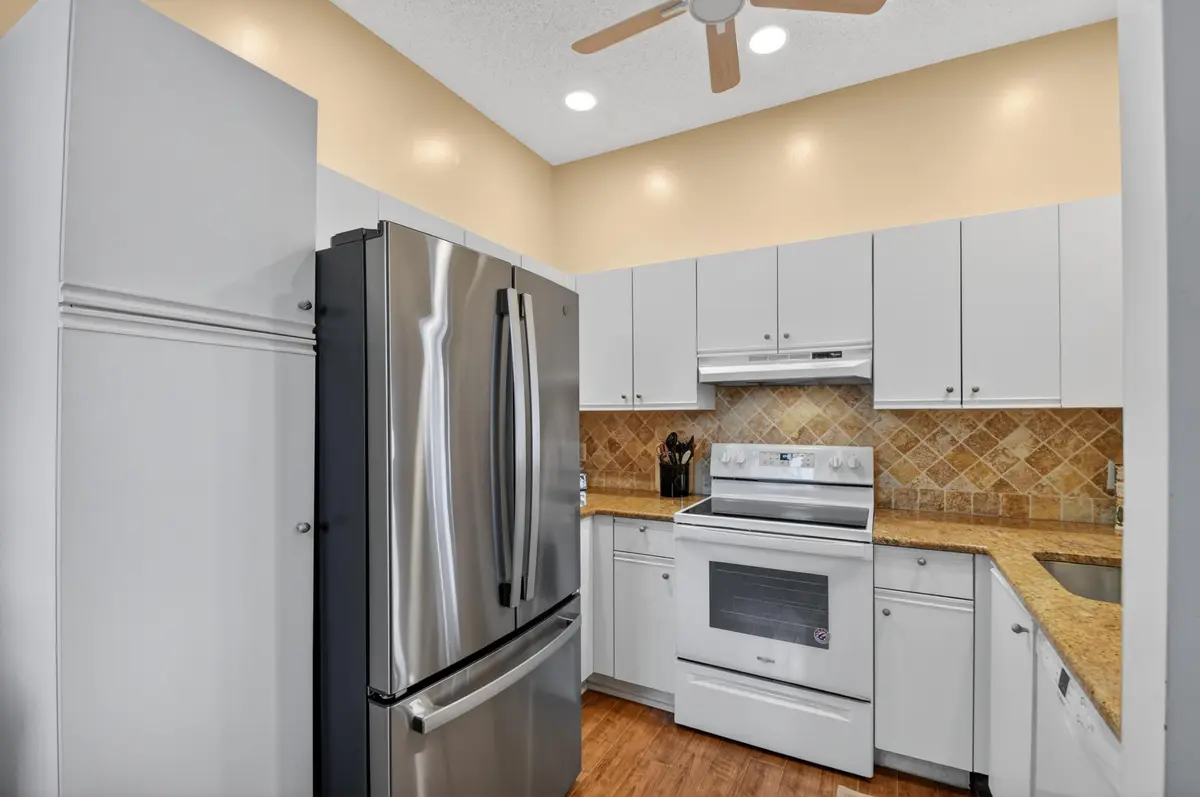GRANITE COUNTERS at 5394 Firenze Drive M, Boynton Beach
