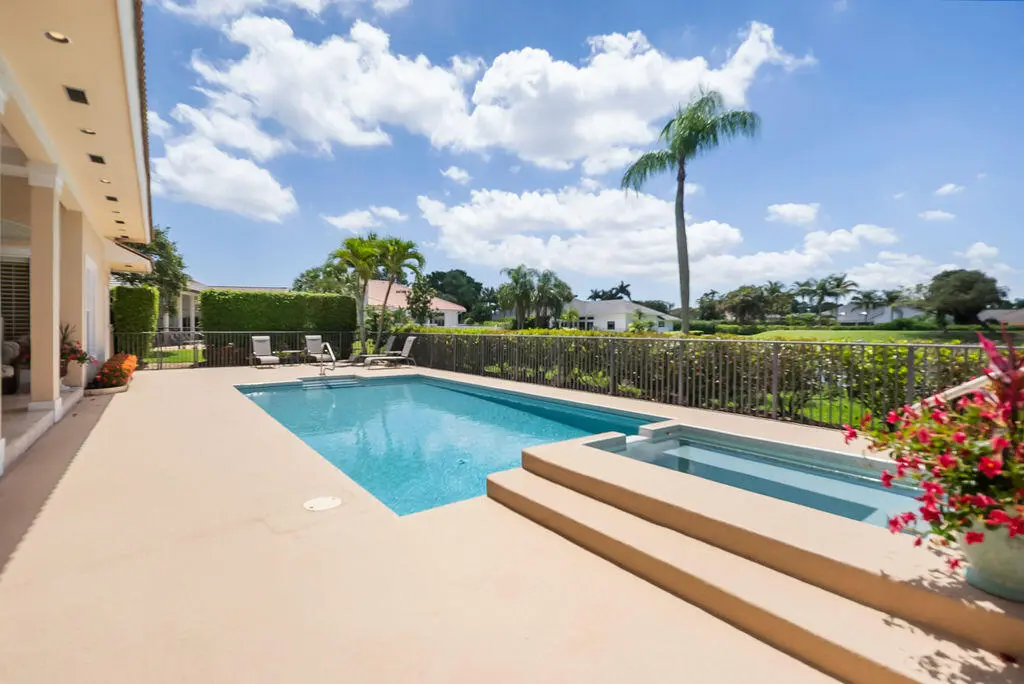 views for days at 83 Sandbourne Lane, Palm Beach Gardens