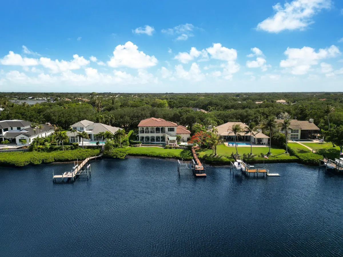 iUSE photography_DJI_0653 at 10433 SE Banyan Way, Jupiter