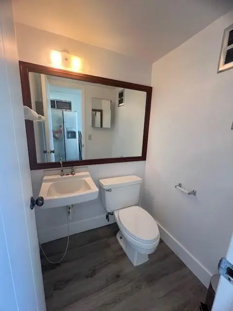 Photo 8 at 289 E Oakland Park Boulevard 287, Oakland Park