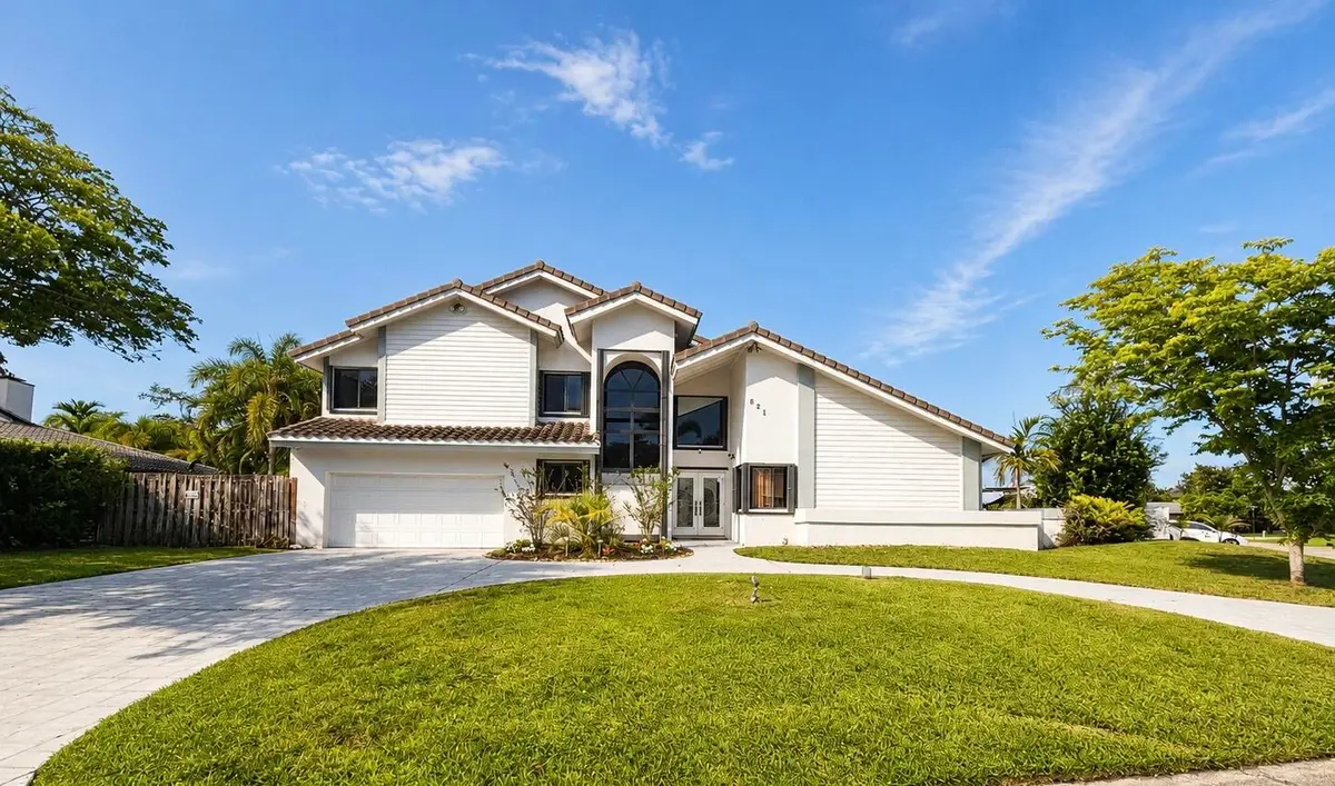 0-ff11d73b-dc6d-40e1-84f3-068bf1690077 at 621 SW 101st Avenue, Plantation