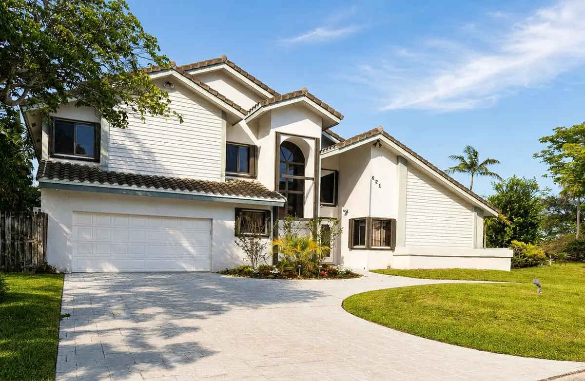 1-5e4a951f-040c-4ce4-b1e5-c70ea884a3eb at 621 SW 101st Avenue, Plantation