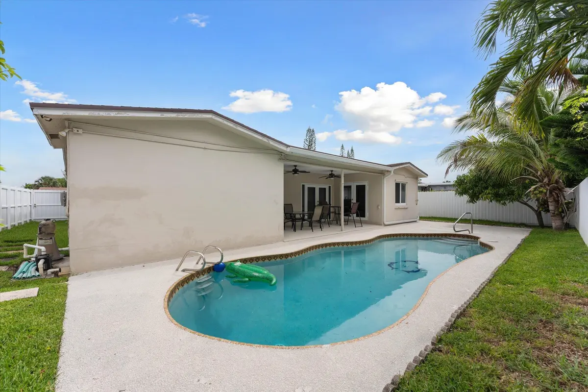 32-6515 SW 8th Pl, North Lauderdale at 6515 SW 8th Place, North Lauderdale