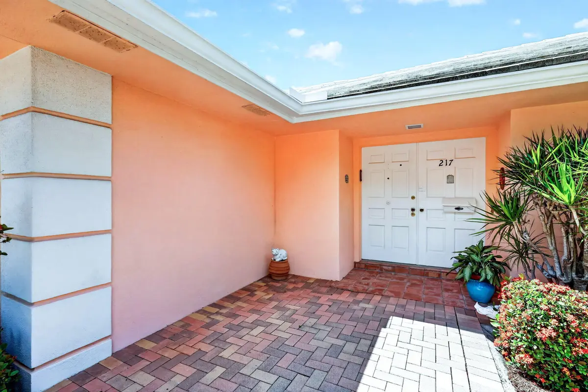6-web-or-mls-5P1A6296 at 217 Plantation Road, Palm Beach