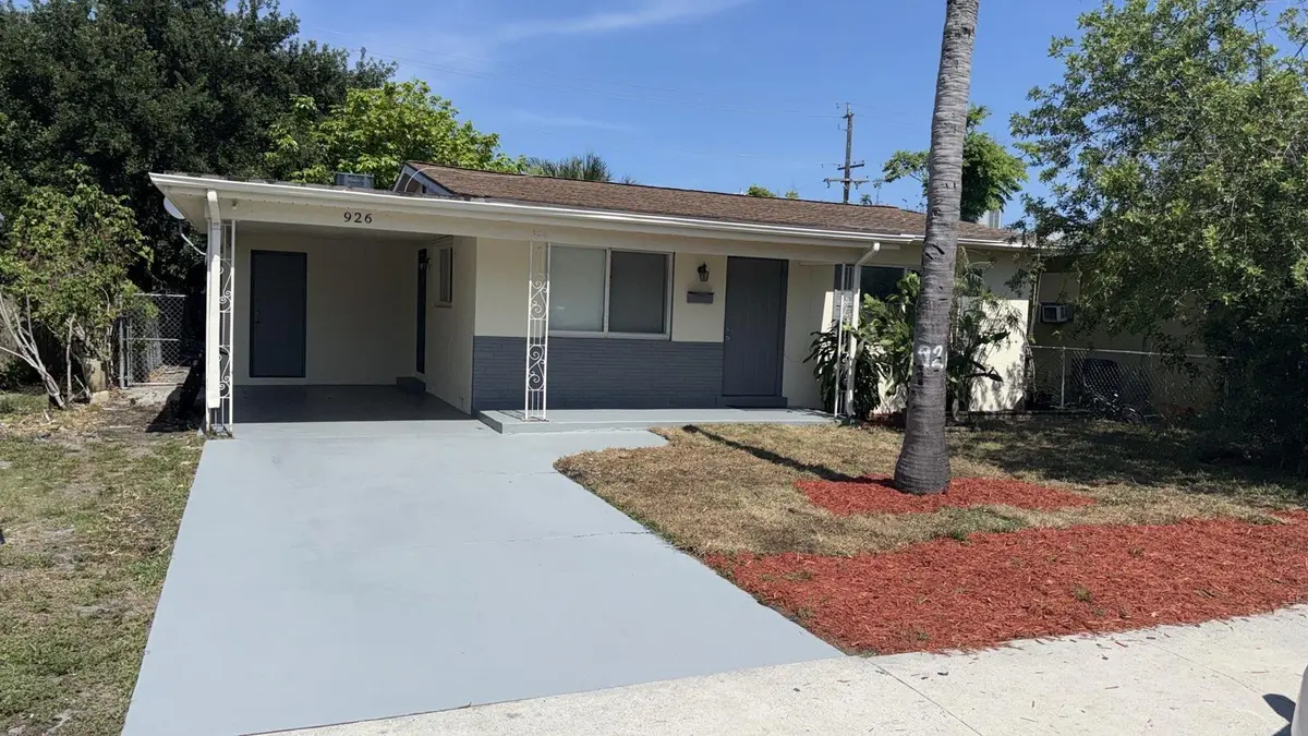 Photo 1 at 926 S F Street, Lake Worth Beach