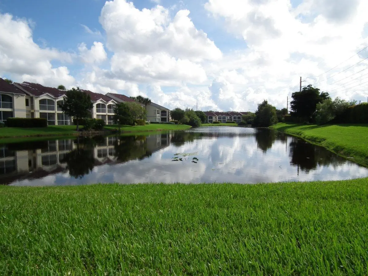 POUND at 815 W Boynton Beach Boulevard 10-103, Boynton Beach