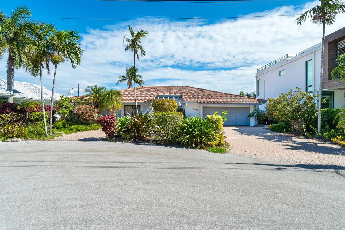 21-web-or-mls-photo-21 at 2810 NE 29th Street, Lighthouse Point