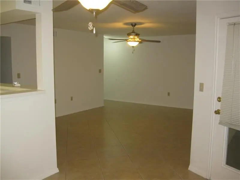 Photo 2 at 2647 NW 33rd Street 2305, Oakland Park