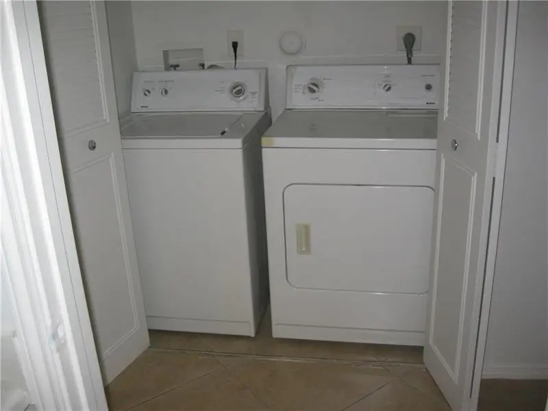 Photo 4 at 2647 NW 33rd Street 2305, Oakland Park