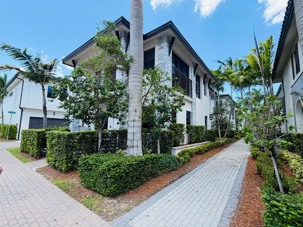 Side 3 at 8288 NW 44th Terrace, Doral