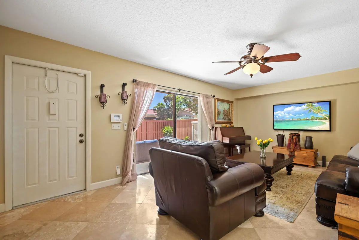 5-web-or-mls-2874-waterford-dr-s at 2874 Waterford Drive, Deerfield Beach