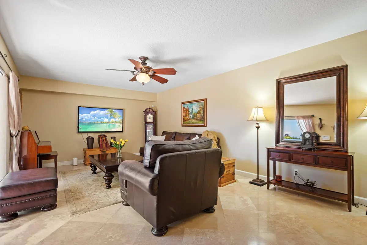 6-web-or-mls-2874-waterford-dr-s at 2874 Waterford Drive, Deerfield Beach