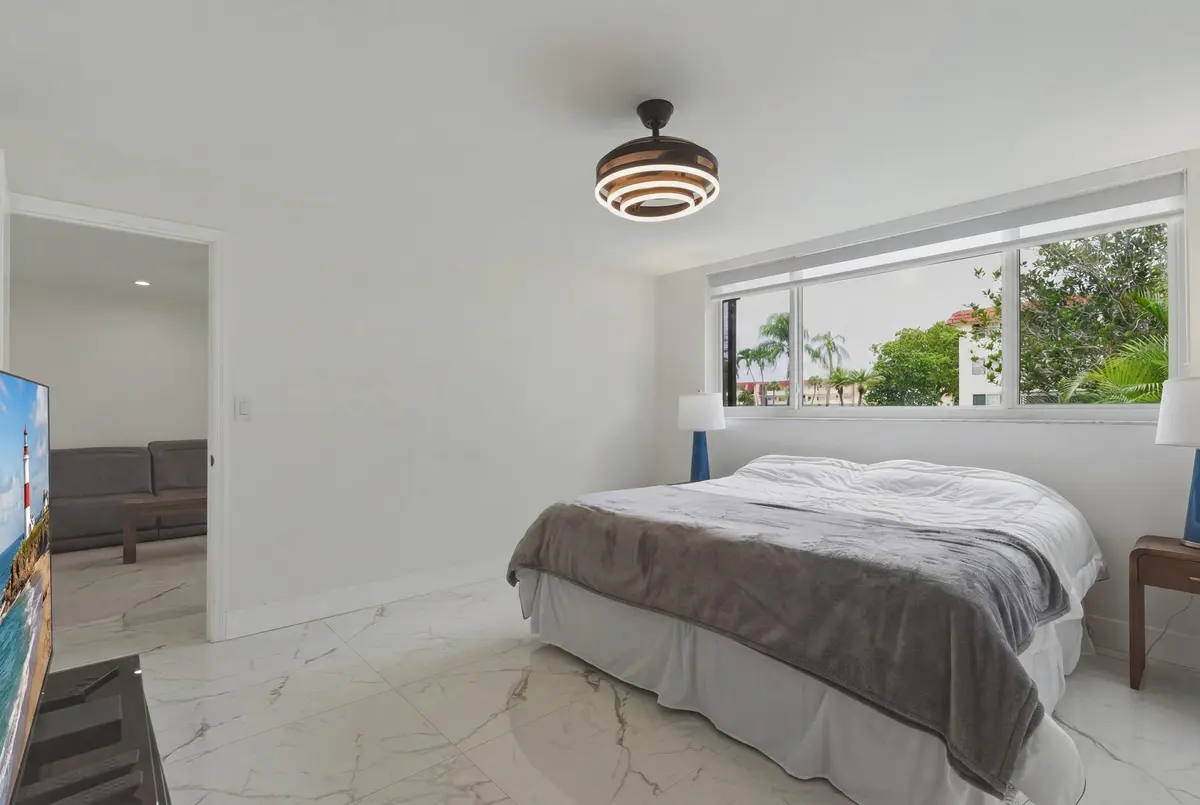 4 A. Master Bedroom 1 at 9523 N Hollybrook Lake Drive 103, Pembroke Pines