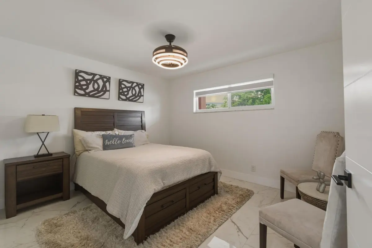 5. Guest Bedroom at 9523 N Hollybrook Lake Drive 103, Pembroke Pines