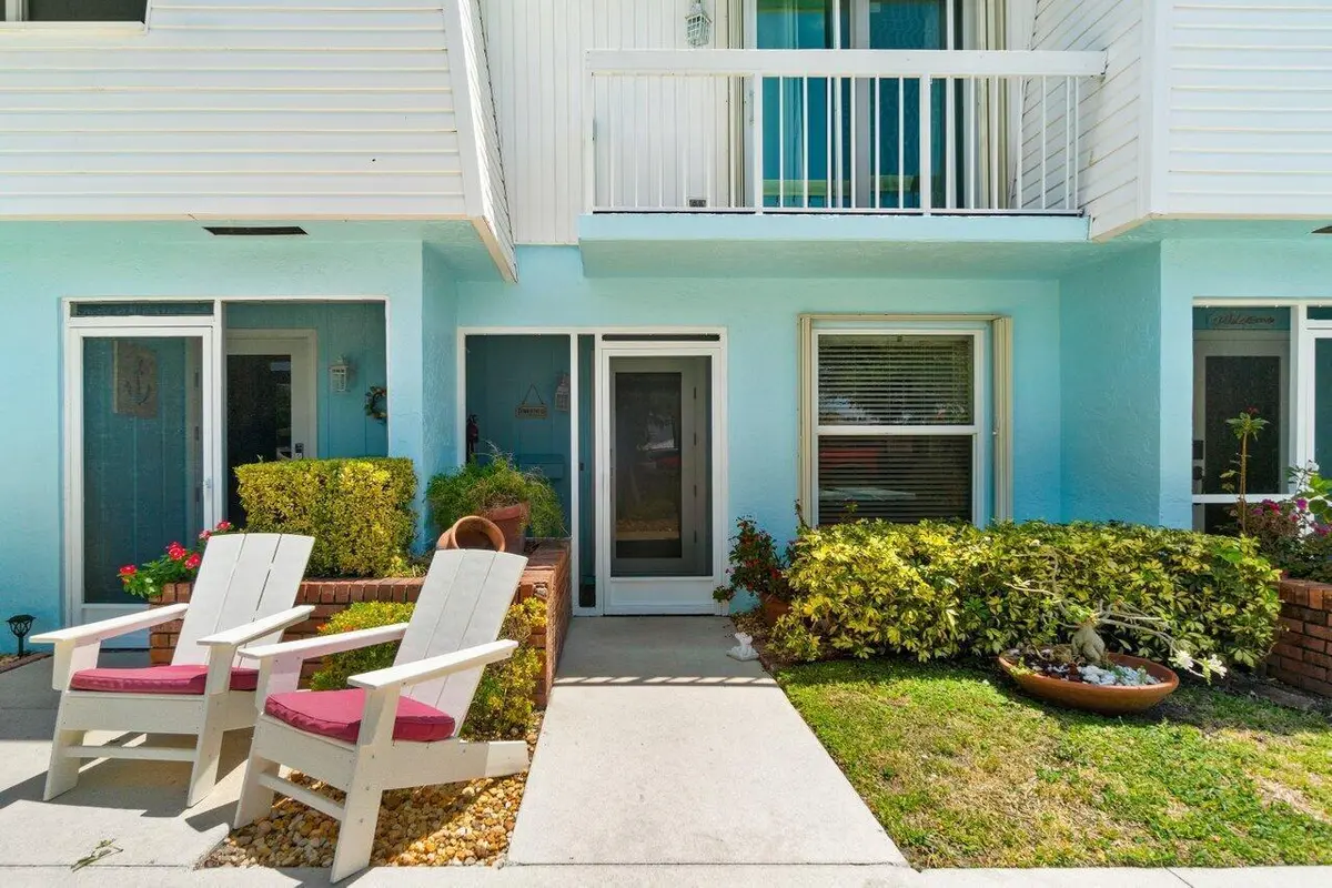 Front entrance at 842 SE 19th Avenue 103, Deerfield Beach