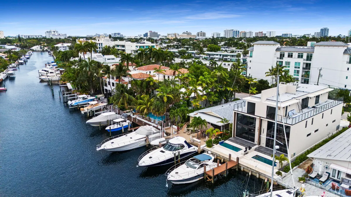 l14 at 321 Hendricks Isle, Fort Lauderdale