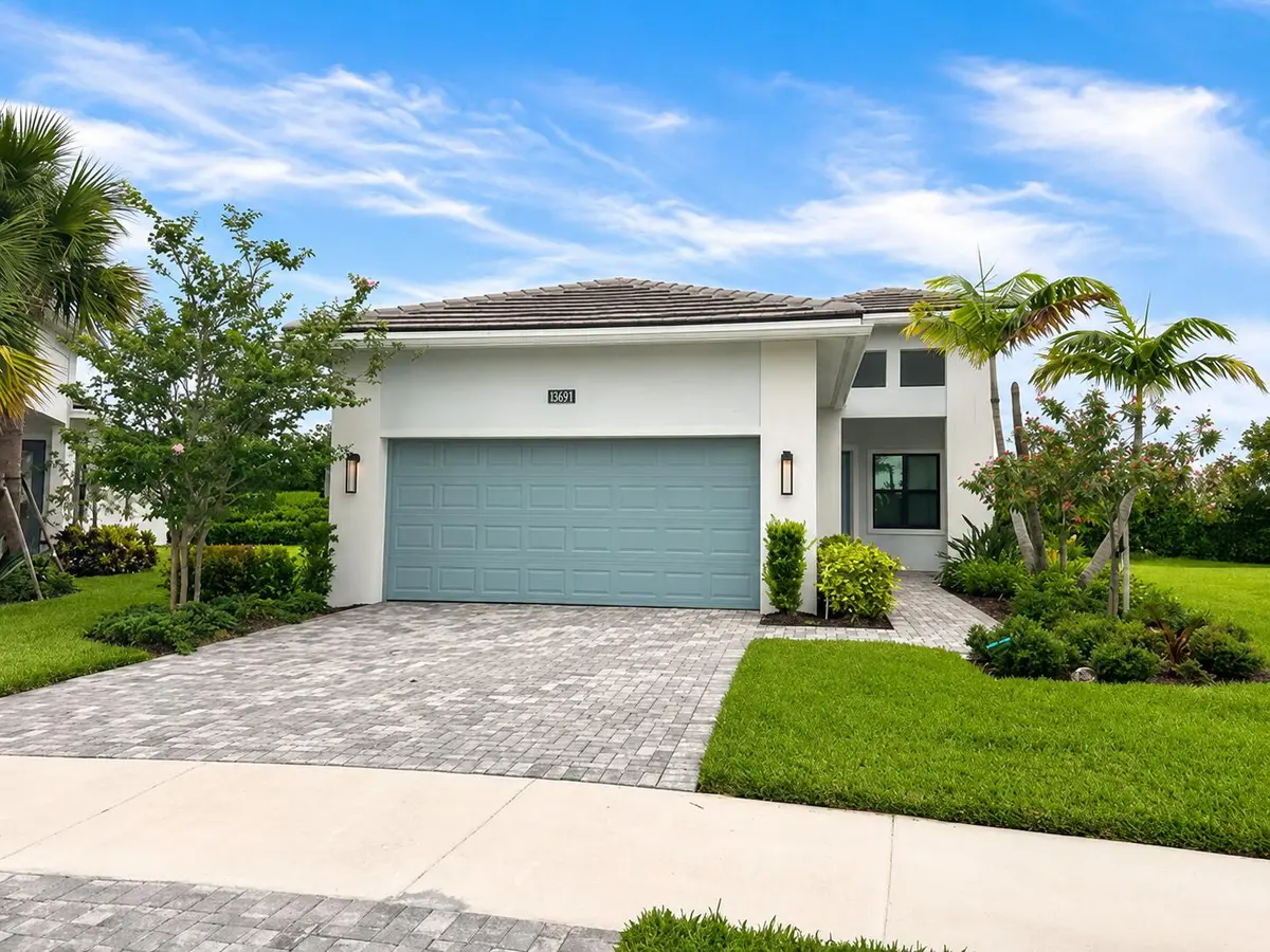 WELCOME HOME at 15851 Alys Terrace, Westlake