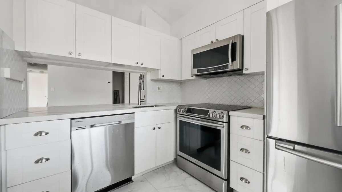 shot4_-3EV at 3031 N Oakland Forest Drive 201, Oakland Park