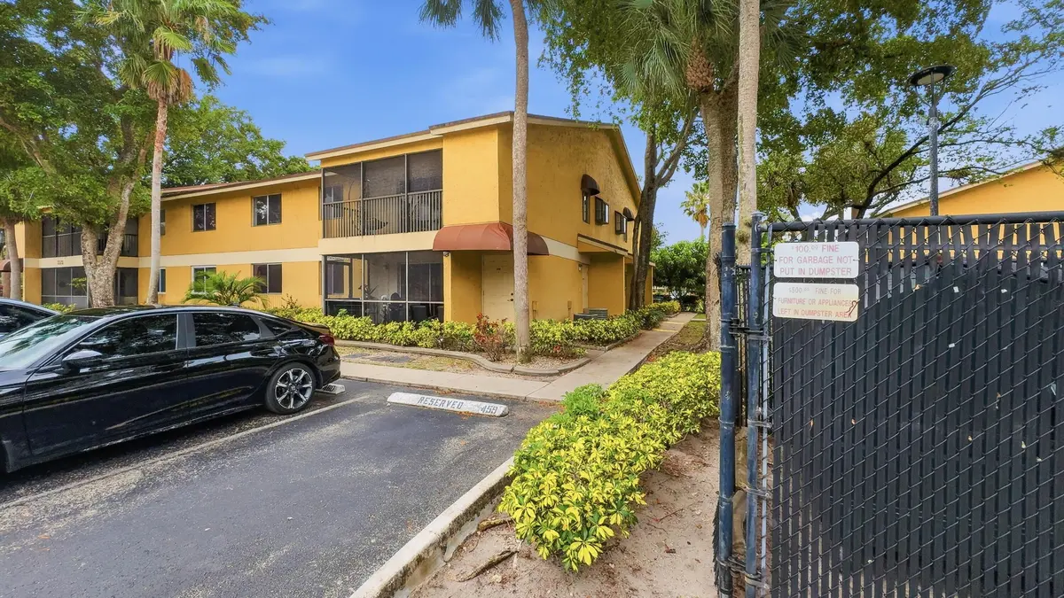 shot8_-3EV at 3031 N Oakland Forest Drive 201, Oakland Park