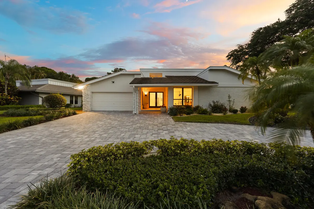 Beautiful 3/3 Home in Delray Beach at 624 W Lakewoode Circle, Delray Beach