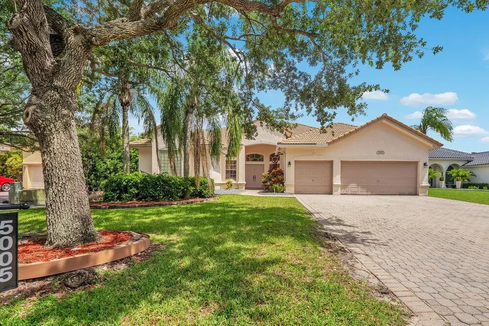 002_trevisuality_5005_nw_57th_terr-2_165 at 5005 NW 57th Terrace, Coral Springs