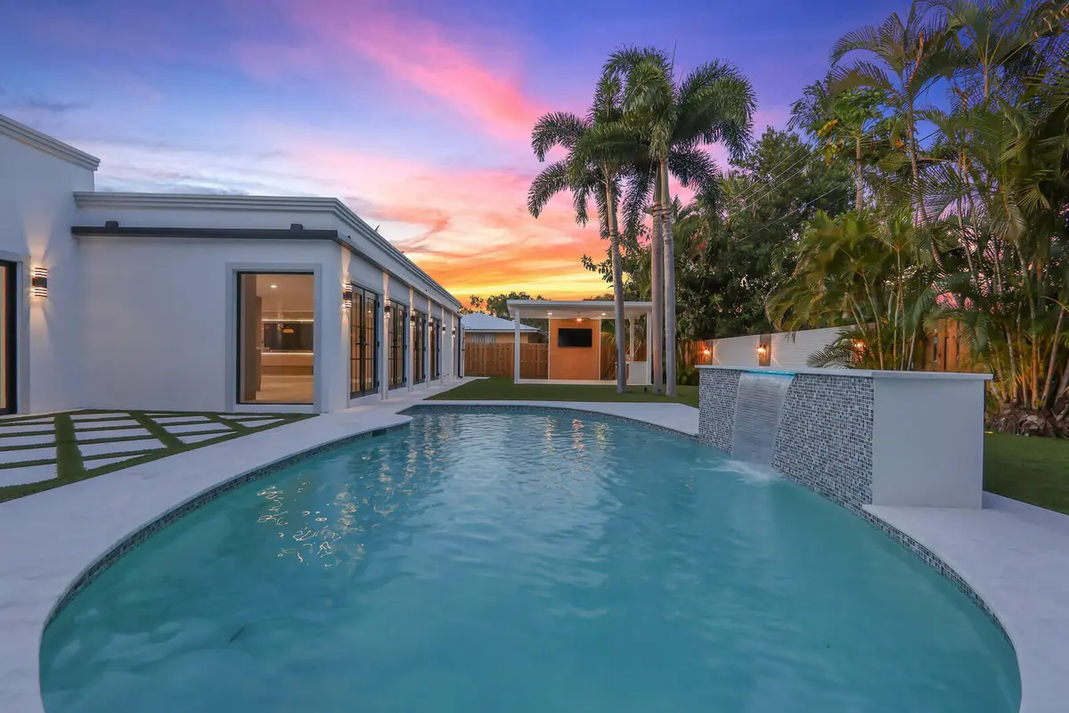 09_Twilight_9_mls at 391 W Riverside Drive, Tequesta