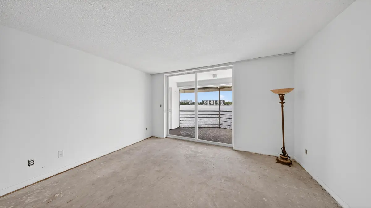 Living m at 1100 NE 191st Street 44, Miami