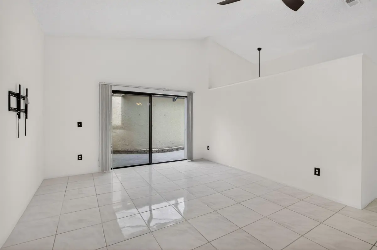 Living at 9123 SW 22nd Street C, Boca Raton