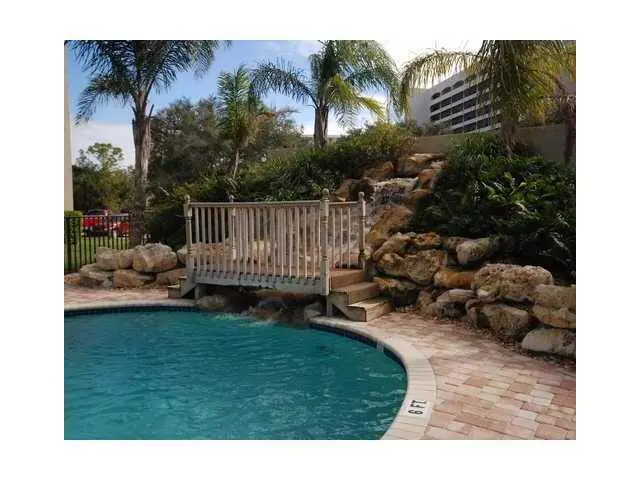 Pool at 370 GOLFVIEW Road 302, North Palm Beach