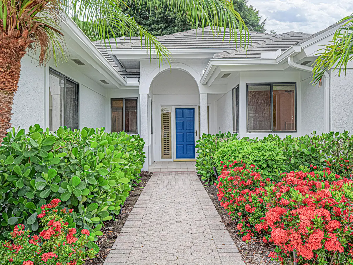 Entry at 3390 SE Putnam Court, Stuart