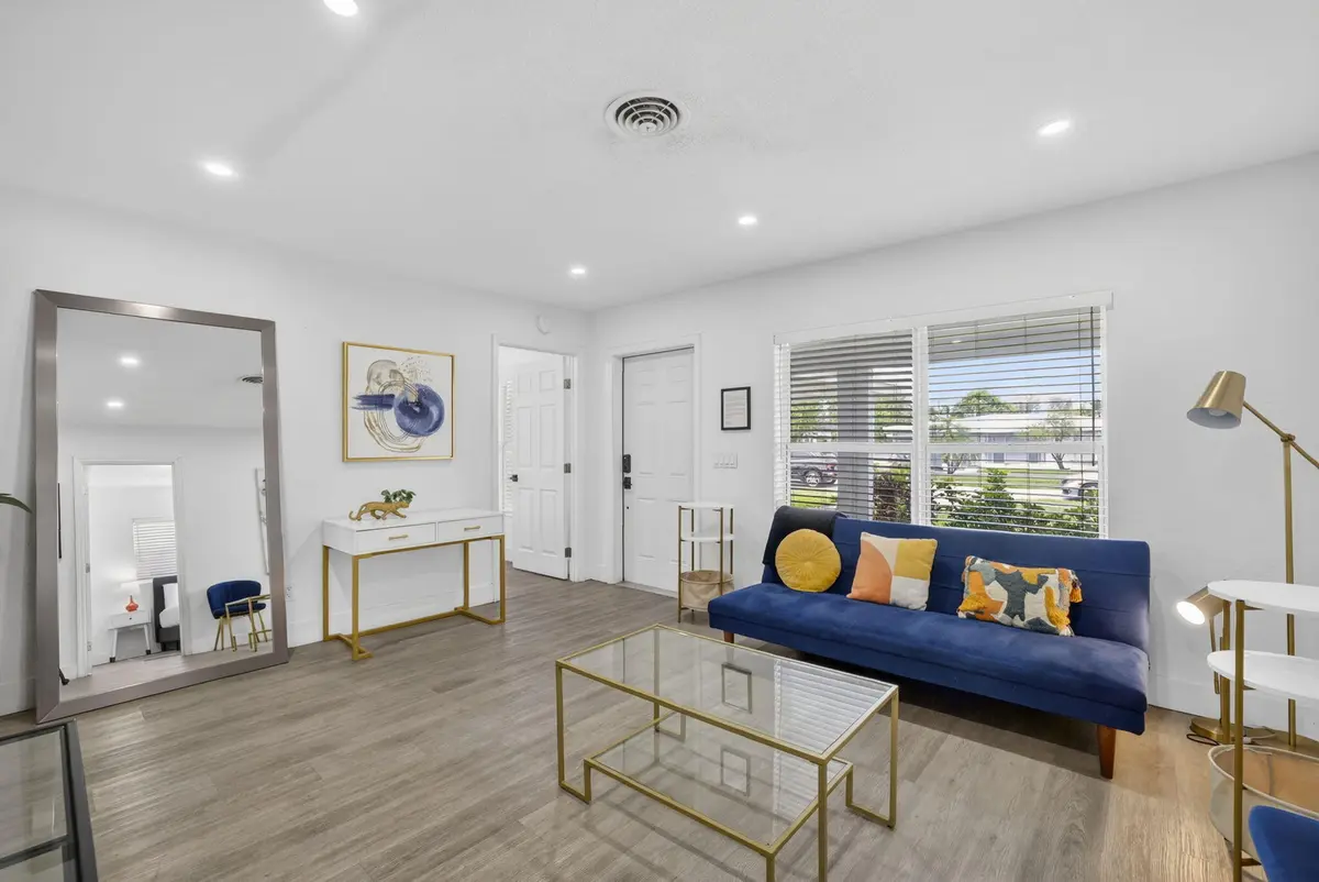 7-web-or-mls-8I8A1796 at 4601 NE 4th Avenue, Fort Lauderdale