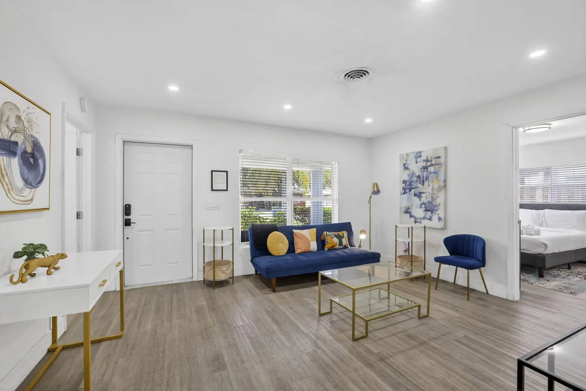 8-web-or-mls-8I8A1801 at 4601 NE 4th Avenue, Fort Lauderdale