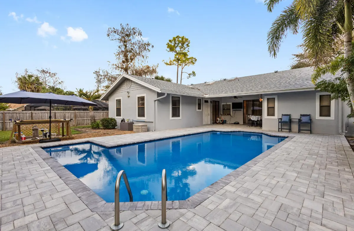 Pool at 911 Citrus Place, Wellington